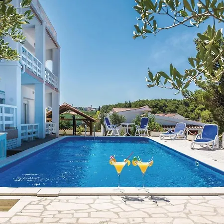 7 Bedroom Gorgeous In Holiday home