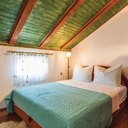 7 Bedroom Gorgeous In Holiday home Zadar