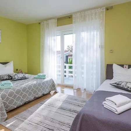7 Bedroom Gorgeous In