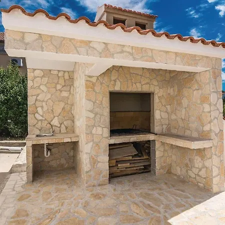 Holiday home 7 Bedroom Gorgeous In Zadar
