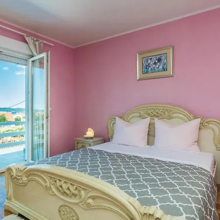 7 Bedroom Gorgeous In