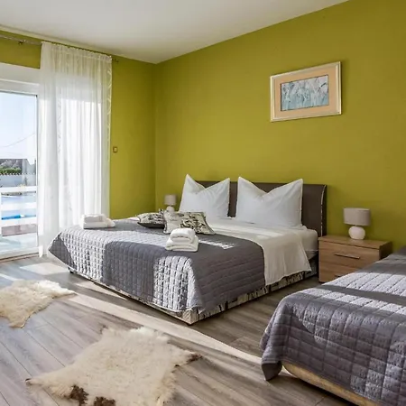 度假居 Five-bedroom In