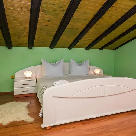 7 Bedroom Gorgeous In *
