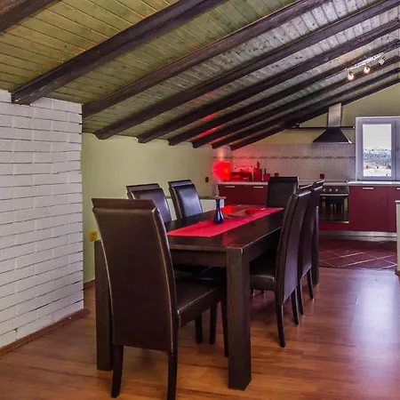 Five-bedroom In Prázdninový dům