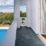 Five-bedroom In *