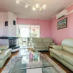 Five-bedroom In Zára