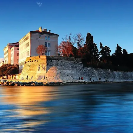 Nyaraló Five-bedroom In Zára