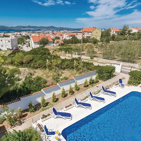 Five-bedroom In Σπίτι διακοπών *