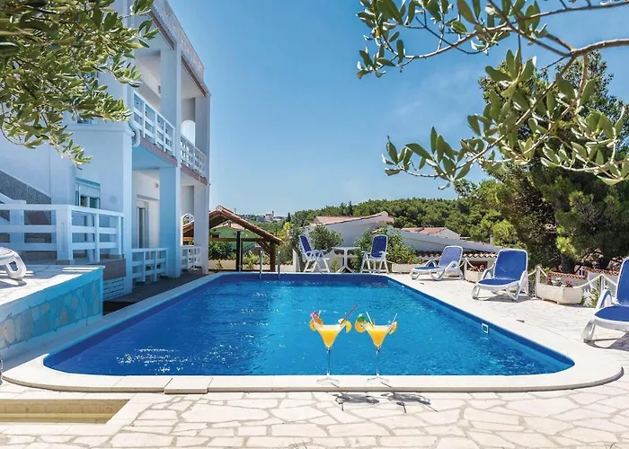 Five-bedroom In Holiday home