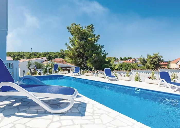 Five-bedroom In Holiday home Zadar